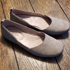 Womens flats, size 8.5, barely worn